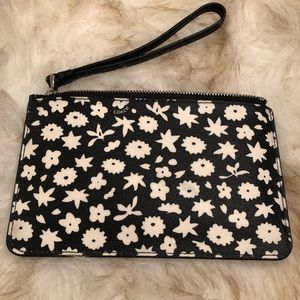 Coach wristlet F57936